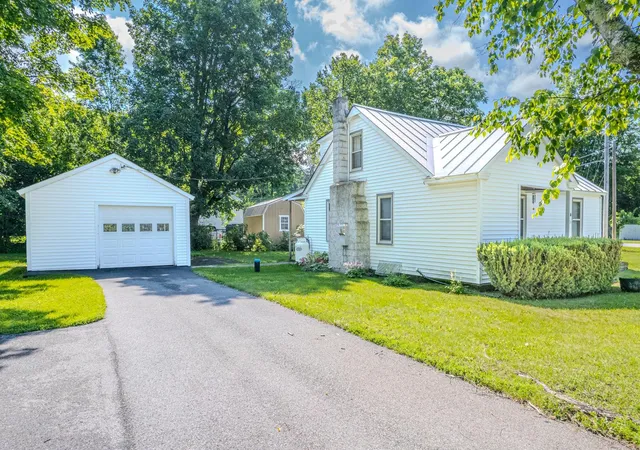 Homes for sale in Poultney, VT | 14 Brayton Rd, Poultney, VT 05764 | MLS# 5099109