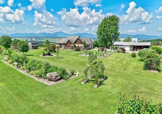 2nd image of 918 Armstrong Rd, Newport Town, VT 05857 | MLS# 5099132