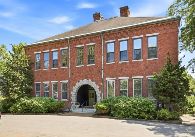 Homes for sale in Portsmouth, NH | 50 South School St #2, Portsmouth, NH 03801 | MLS# 5099134