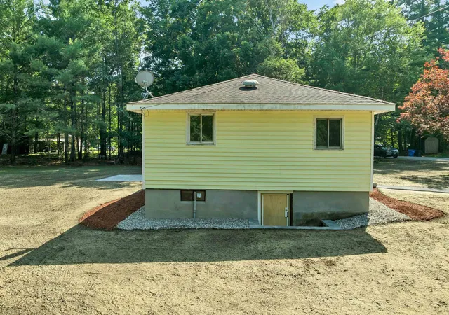 Homes for sale in Londonderry, NH | 4 Loop Rd, Londonderry, NH 03053 | MLS# 5099143