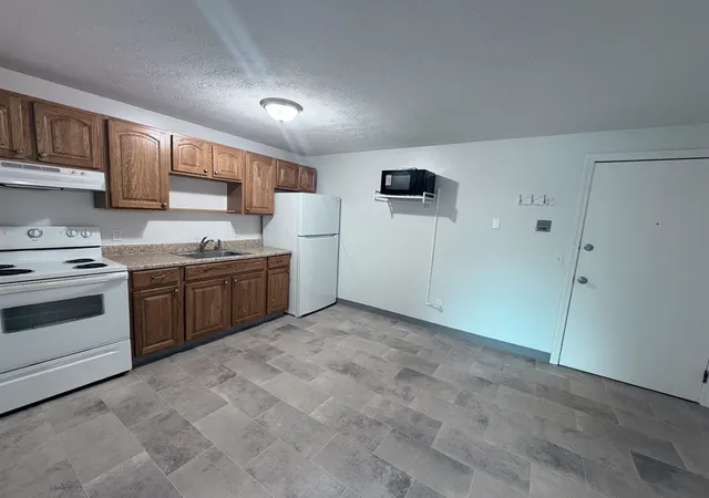 Homes for sale in Manchester, NH | 45 Log St #2F, Manchester, NH 03102 | MLS# 5099146