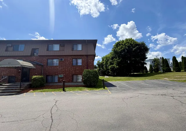 Homes for sale in Manchester, NH | 45 Log St #2F, Manchester, NH 03102 | MLS# 5099146
