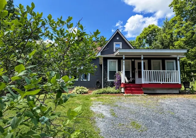 Homes for sale in Barre City, VT | 48 Currier St, Barre City, VT 05641 | MLS# 5099170