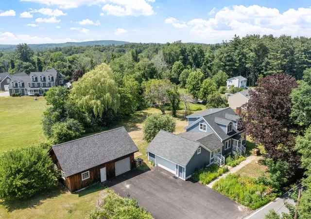 2nd image of 8 Island Pond Rd, Pelham, NH 03076 | MLS# 5099176
