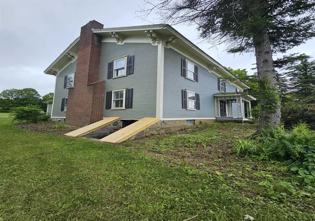 Photo 3 of Single family home for sale at 3795 Vt Rte 7 Rte, Charlotte, VT 05445 | MLS# 5099177 | Listing updated on 2026-09-28