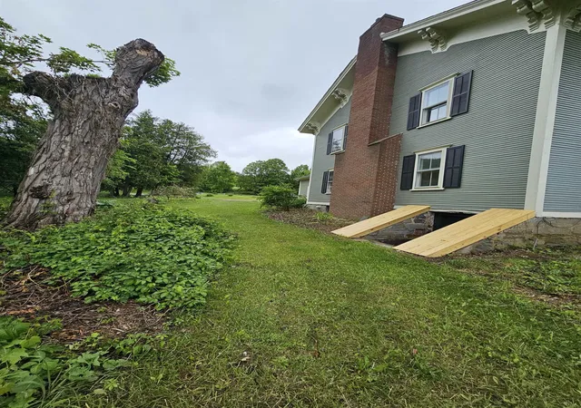Photo 4 of Single family home for sale at 3795 Vt Rte 7 Rte, Charlotte, VT 05445 | MLS# 5099177 | Listing updated on 2026-09-28