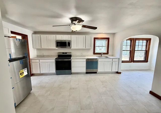 image of 1 Church St, Rochester, NH 03839 | MLS# 5099192