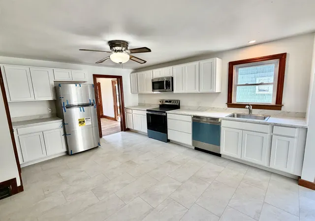 image of 1 Church St, Rochester, NH 03839 | MLS# 5099192