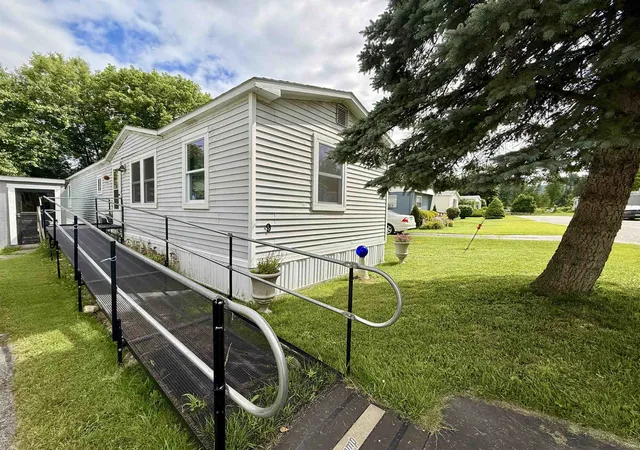 Photo 2 of Manufactured home for sale at 9 Billings Mobile Manor, Rutland City, VT 05701 | MLS# 5099276 | Listing updated on 2026-09-21