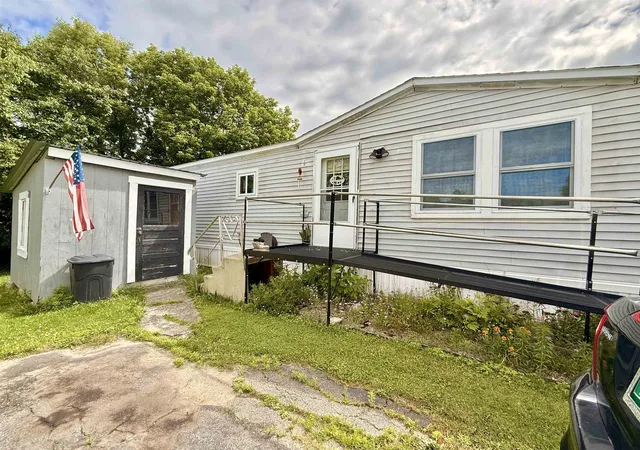 Photo 3 of Manufactured home for sale at 9 Billings Mobile Manor, Rutland City, VT 05701 | MLS# 5099276 | Listing updated on 2026-09-21