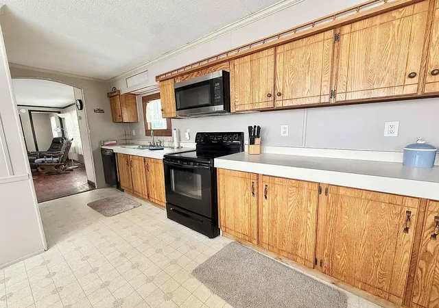 Photo 4 of Manufactured home for sale at 9 Billings Mobile Manor, Rutland City, VT 05701 | MLS# 5099276 | Listing updated on 2026-09-21