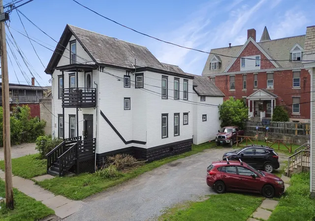 2nd image of 33 Summer St, Rutland, VT 05701 | MLS# 5099297