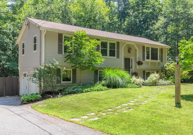 1st image of 46 Cleveland Hill Rd, Brookline, NH 03033 | MLS# 5099298