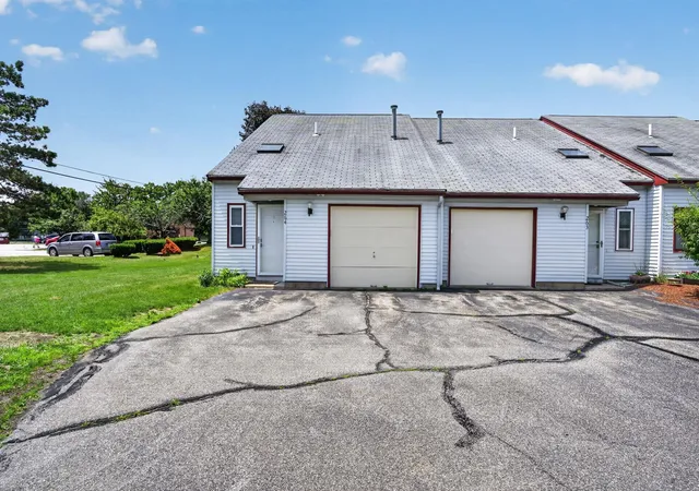 Photo 1 of Townhouse for sale at 264 Stonebridge Dr, Nashua, NH 03063 | MLS# 5099315 | Listing updated on 2026-08-04