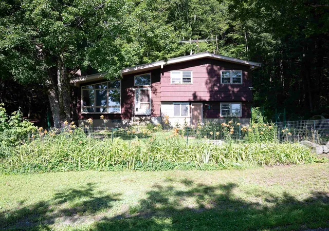 Homes for sale in Springfield, VT | 165 Dutton Farm Rd, Springfield, VT 05156 | MLS# 5099321