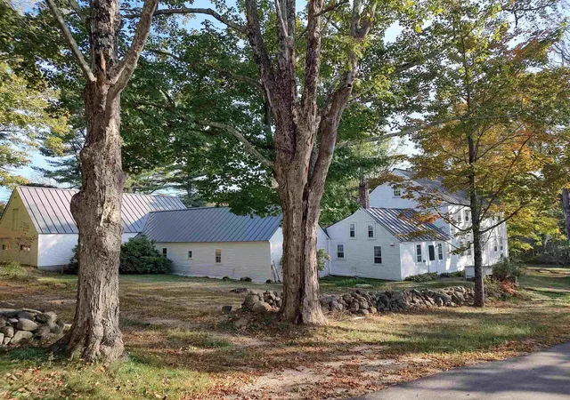 Photo 2 of Single family home for sale at 21 Trask Mountain Rd, Wolfeboro, NH 03894 | MLS# 5099338 | Listing updated on 2026-07-19