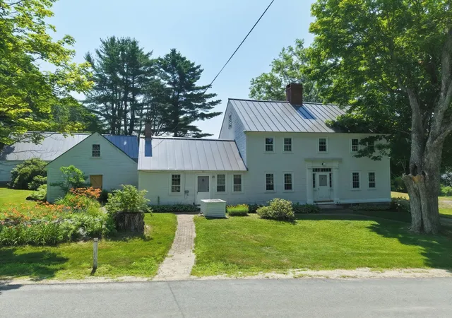Photo 3 of Single family home for sale at 21 Trask Mountain Rd, Wolfeboro, NH 03894 | MLS# 5099338 | Listing updated on 2026-10-07
