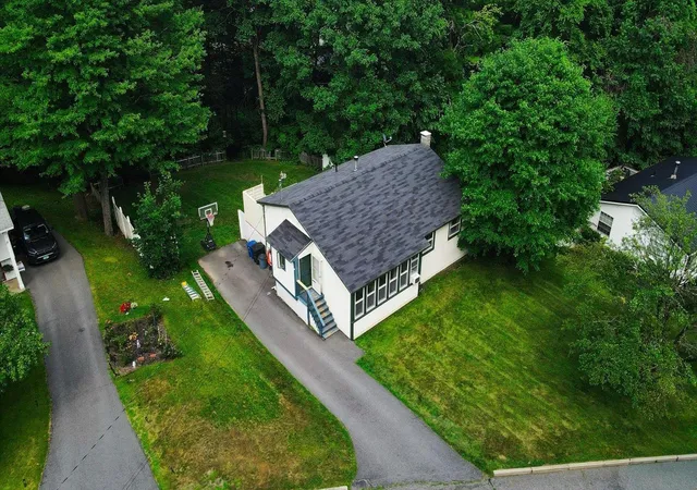Homes for sale in Brattleboro, VT | 69 Carriage Hill Rd, Brattleboro, VT 05301 | MLS# 5099340