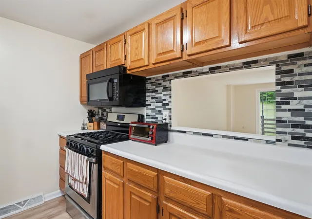Photo 2 of Townhouse for sale at 93 Hollow Creek Dr #3, Colchester, VT 05446 | MLS# 5099341 | Listing updated on 2026-09-18