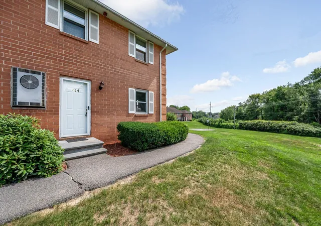 Photo 1 of Sale Pending at 614 Elmwood Dr, Hudson, NH 03051 | MLS# 5099351 | Listing updated on 2026-07-27
