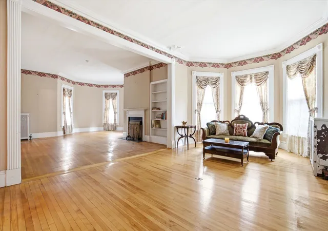 5th image of 2108 Elm St, Manchester, NH 03104 | MLS# 5099358