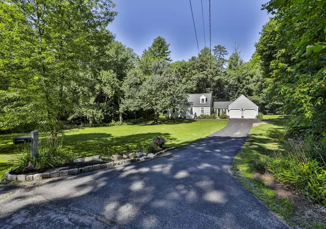 5th image of 24 Beaver Brook Cir, Amherst, NH 03031 | MLS# 5099372