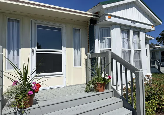 1st image of 14 Eagle Ln, South Hero, VT 05486 | MLS# 5099384