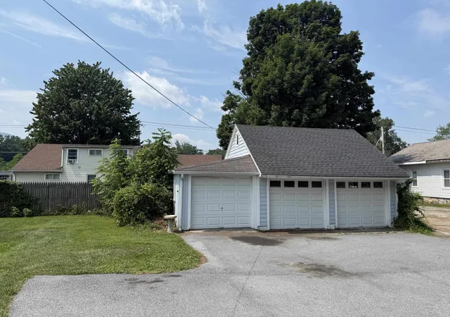 Photo 3 of Single family home for sale at 128 Northside Dr, Bennington, VT 05201 | MLS# 5099392 | Listing updated on 2026-07-16