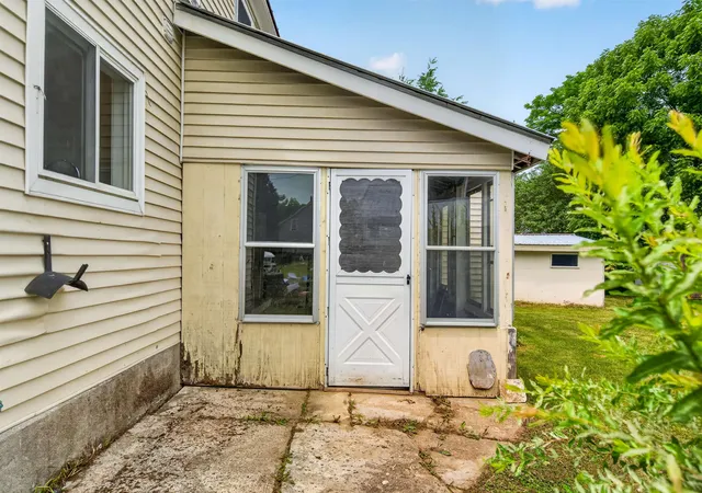 3rd image of 2 Willow St, Proctor, VT 05765 | MLS# 5099403