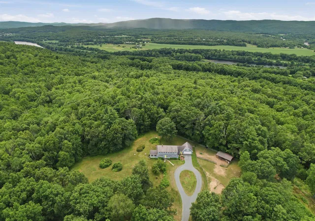 Photo 3 of Single family home for sale at 72 Old Northfield Rd, Hinsdale, NH 03451 | MLS# 5099423 | Listing updated on 2026-09-10