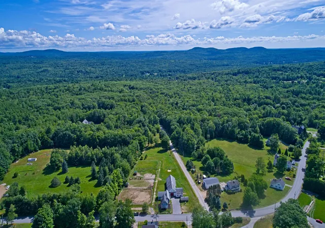 Photo 4 of Sale Pending at 131 South Rd, Deerfield, NH 03037 | MLS# 5099430 | Listing updated on 2026-08-28