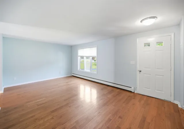 Photo 4 of Townhouse for sale at 9 Crane Crossing Rd #5-1, Plaistow, NH 03865 | MLS# 5099435 | Listing updated on 2026-07-19