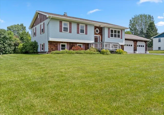3rd image of 17 Meadowbrook Ln, St. Albans Town, VT 05478 | MLS# 5099457