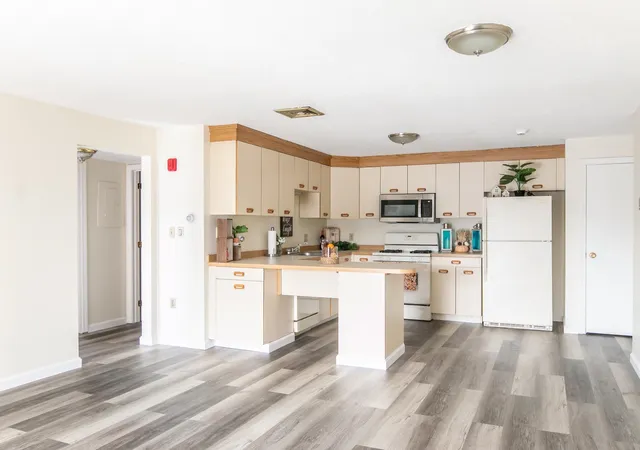 image of 3 Roedean Dr #Apt 208, Nashua, NH 03063 | MLS# 5099487