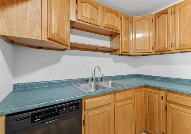 Homes for sale in Concord, NH | 128 Loudon Rd #10F, Concord, NH 03301 | MLS# 5099497