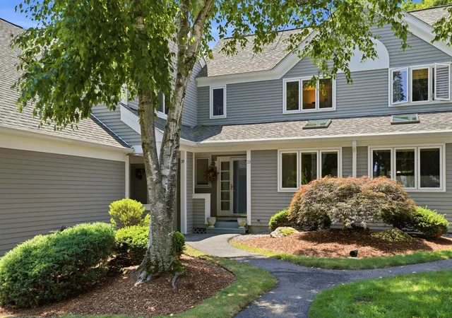 1st image of 33 Larkspur Ct #123, Nashua, NH 03062 | MLS# 5099527