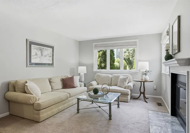 5th image of 33 Larkspur Ct #123, Nashua, NH 03062 | MLS# 5099527