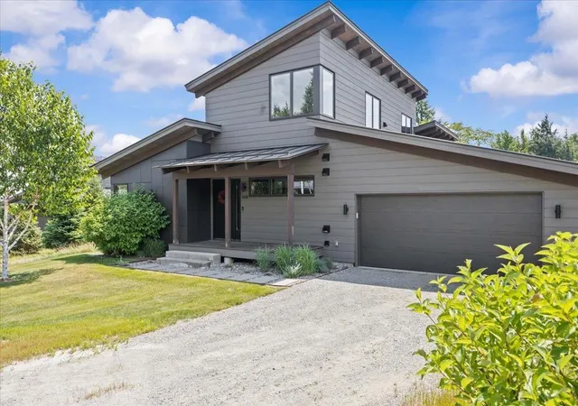 2nd image of 103 Wildewood Ln #2, Stowe, VT 05672 | MLS# 5099536
