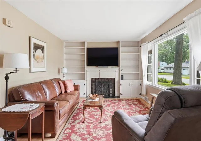 4th image of 17 Rotunda Ave, Essex Junction, VT 05452 | MLS# 5099549