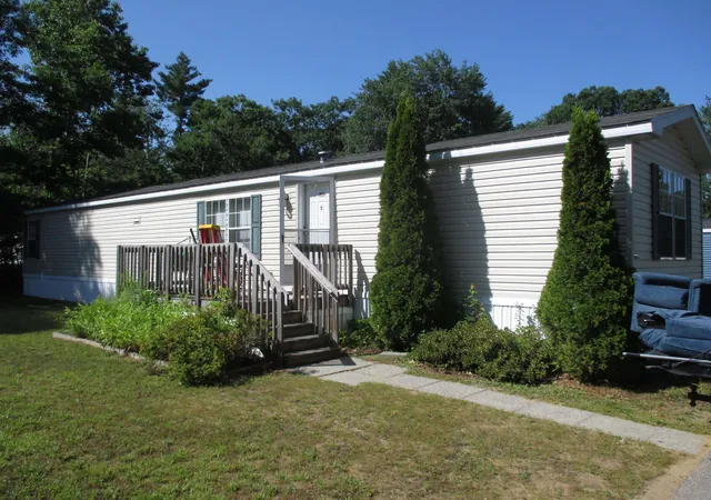 Homes for sale in Somersworth, NH | 109 Colonial Ave, Somersworth, NH 03878 | MLS# 5099570