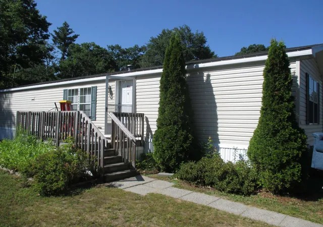 Homes for sale in Somersworth, NH | 109 Colonial Ave, Somersworth, NH 03878 | MLS# 5099570