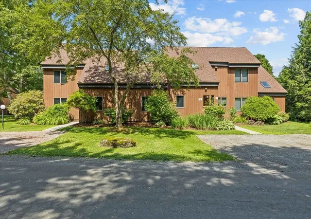 2nd image of 70 Field Rd #5, Stowe, VT 05672 | MLS# 5099594