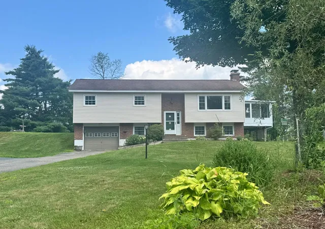 1st image of 16 Pinehurst Dr, Jericho, VT 05465 | MLS# 5099609