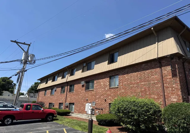 2nd image of 45 Log St #1H, Manchester, NH 03102 | MLS# 5099626