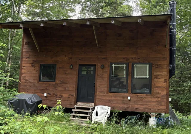 Photo 2 of Single family home for sale at 25 Elvas Wy, East Dover, VT 05341 | MLS# 5099635 | Listing updated on 2026-07-22