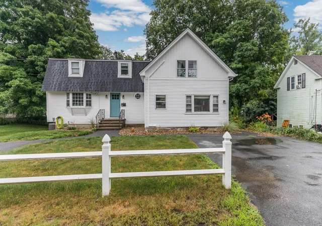 Homes for sale in Derry, NH | 18 Brook St, Derry, NH 03038 | MLS# 5099636