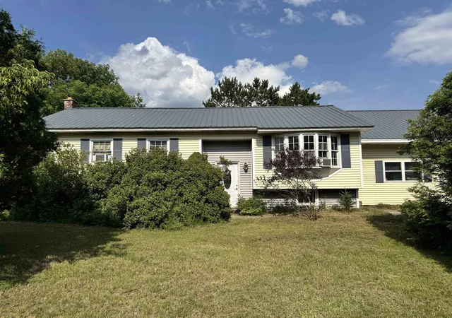 1st image of 11 Mountain View Rd, Stratford, NH 03590 | MLS# 5099658