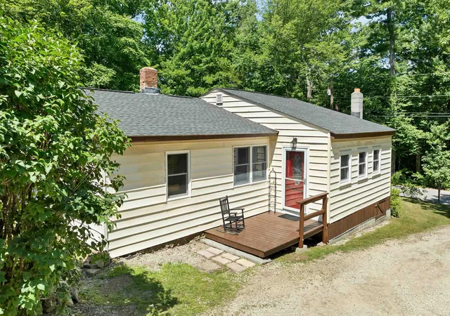 Homes for sale in Hooksett, NH | 30 Roy Rd, Hooksett, NH 03106 | MLS# 5099665