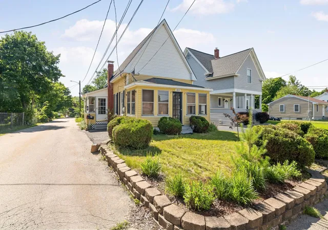 Photo 4 of Single family home for sale at 30 B Hancock St, Rochester, NH 03867 | MLS# 5099678 | Listing updated on 2026-07-24
