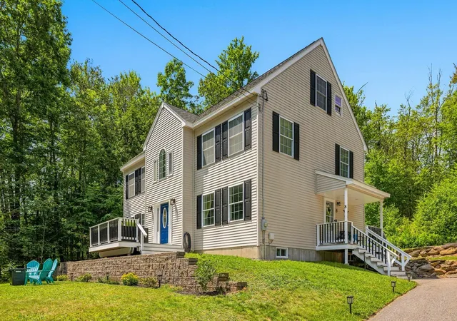 Photo 3 of Single family home for sale at 8 Lancelot Rd, Farmington, NH 03835 | MLS# 5099704 | Listing updated on 2026-09-17